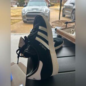 Adidas Gazelle Wome 8.5 NWOT